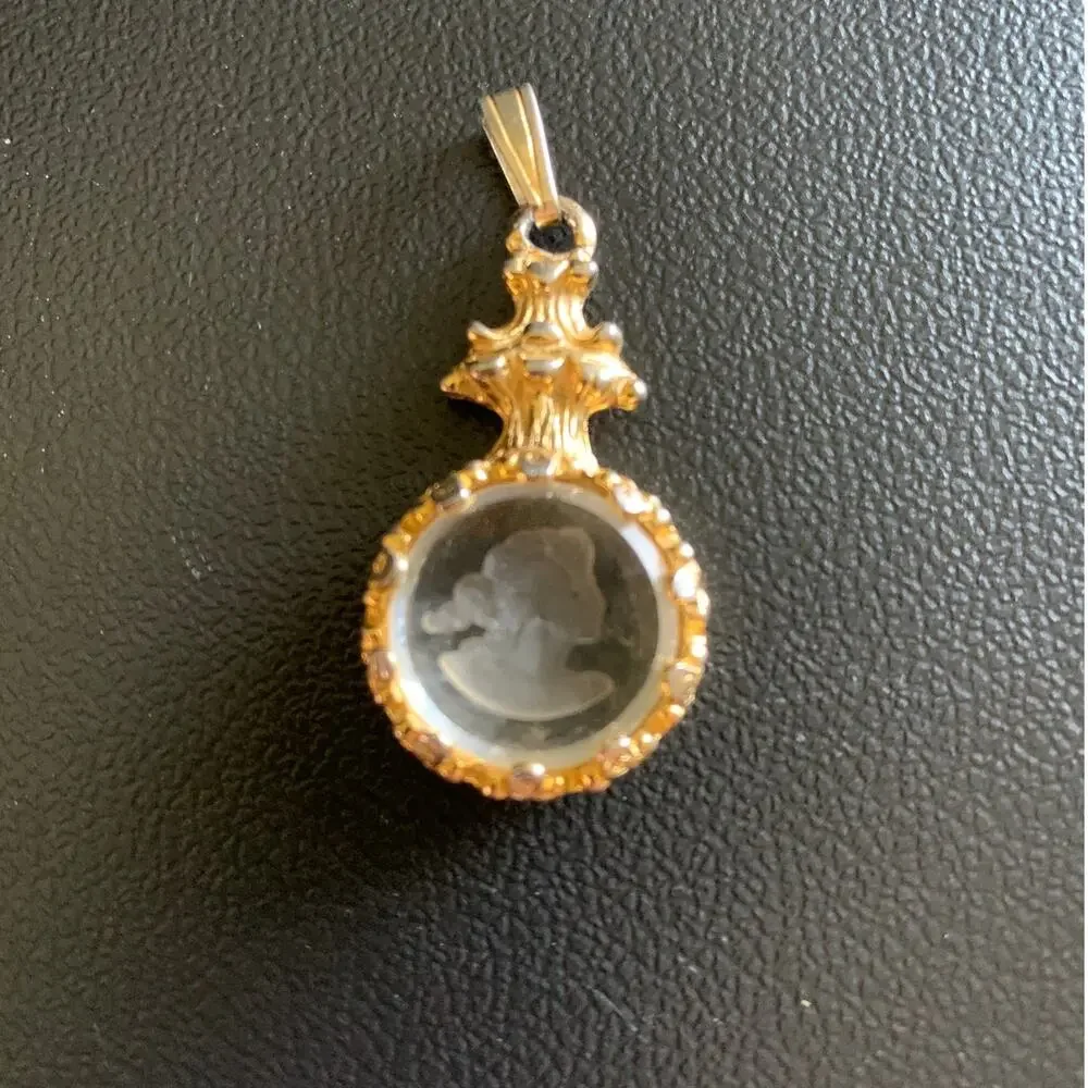 Vintage Goldette Glass Intaglio Cameo Pendant Gold Tone